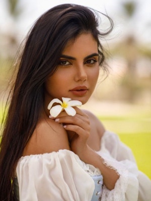 Julia Paranhos